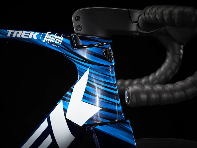 2022 Trek Madone SLR 6 Etap Road Bike Navy Carbon Smoke and Blue Navy-3